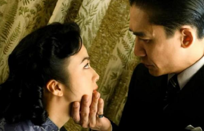 拍摄时假戏真做？汤唯曾自曝两人都没用替身，导演直接清场了