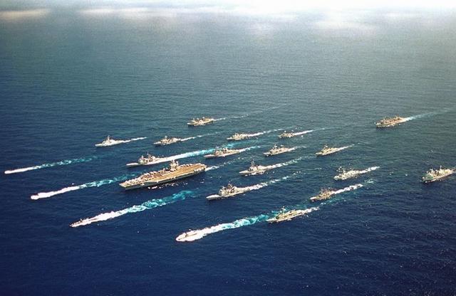 伊朗扼守波斯湾，导弹将决胜美军航母战斗群