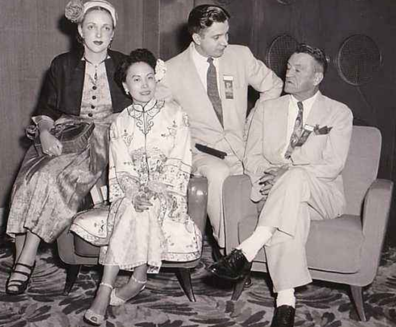 她是战地记者，嫁给美国丈夫后，陈香梅的最大