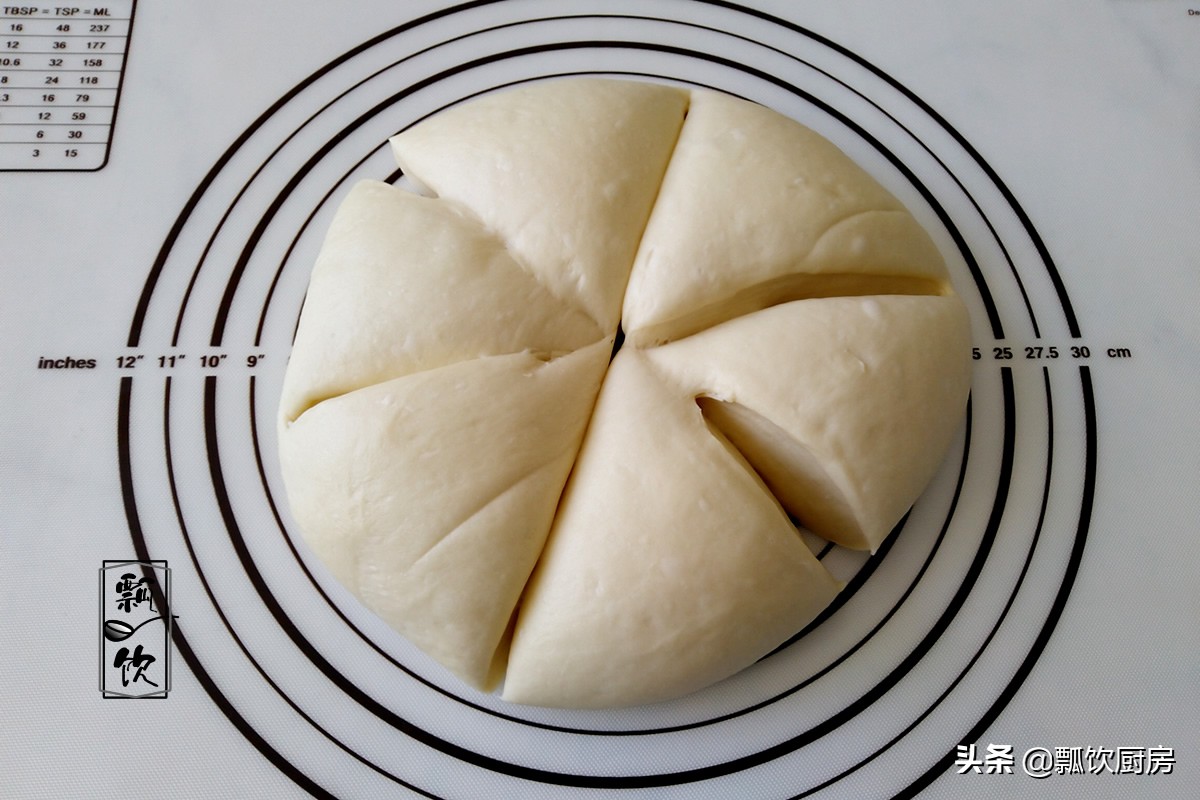 做面包，别只加牛奶鸡蛋，多加这两料，面包又软又香，太好吃了