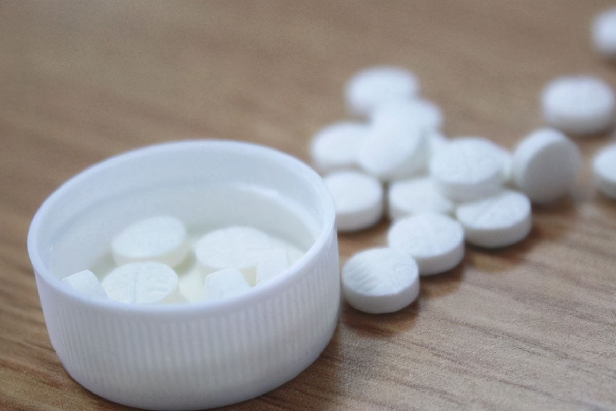 50歲後要養骨，養骨需補充哪些營養？ 骨科醫生告訴您，請牢記