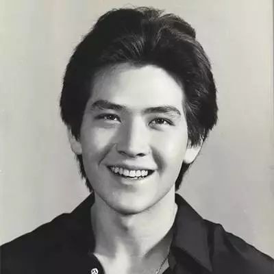 “少女收割机”费翔，4任女友全是顶级美女，为何却坚持不婚？