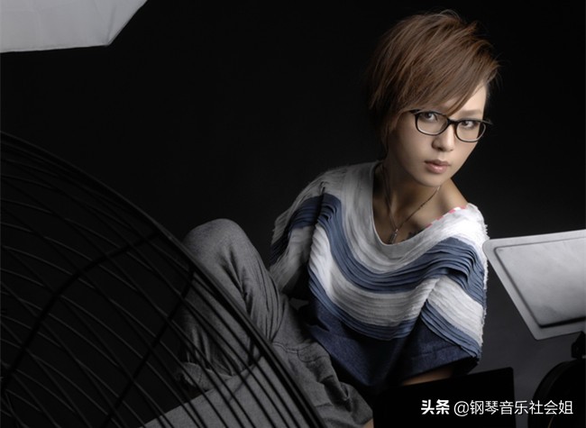 音乐风云榜：超女的狂欢，流量的聚集，十大金