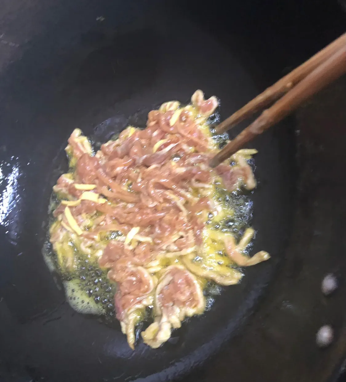 家常菜:青椒炒肉 美食做法 第5张 家常菜:青椒炒肉 美食做法 第5张