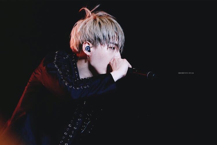 关于BTS的入伍问题，SUGA在新专辑里霸气回应：请