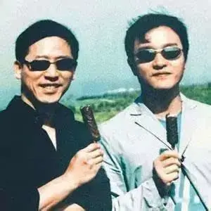 8张照片重温张国荣和唐鹤德的亲密时刻，爱情跨