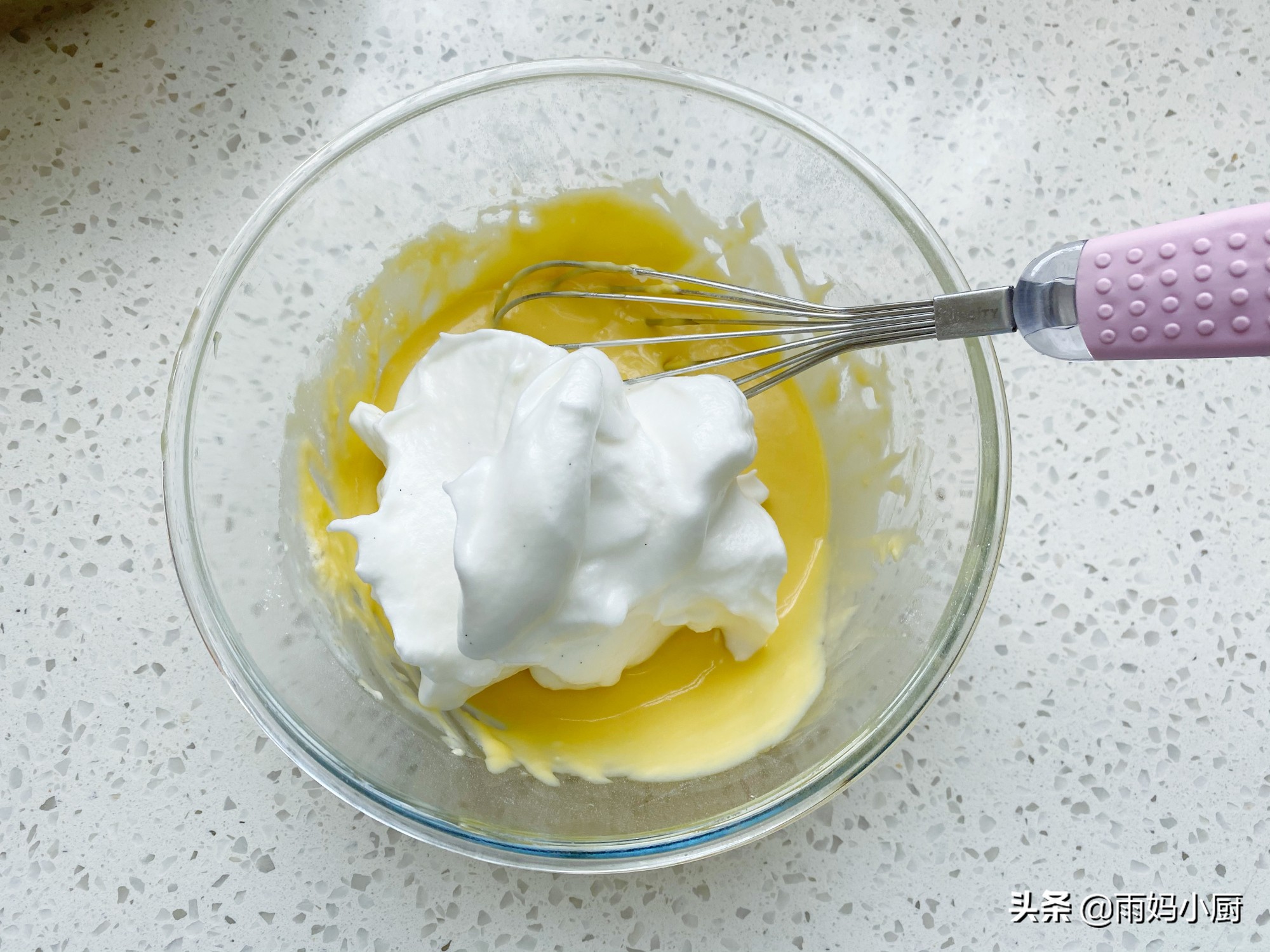 清明踏青時節，分享一款方便攜帶的鹹奶油蛋糕，清爽美味好吃不膩