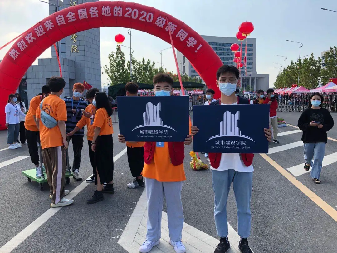 鄂州葛店这所大学热闹非凡,新校区入驻学生8900多人