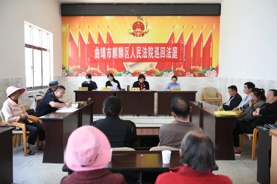 【我为群众办实事】麒麟:法庭进社区普法零距离