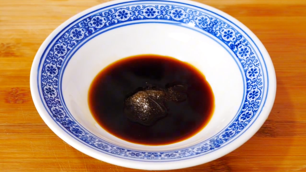 香菇燉豆腐越燉越好吃，做法簡單，出鍋香氣四溢，湯汁配米飯也香