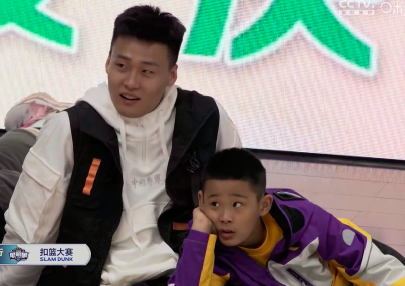 Guangdong trends! Du Feng is favorite Hu Mingxuan, zhao Rui becomes nurse, couplet of too beautiful A has week roc wife bit of skin