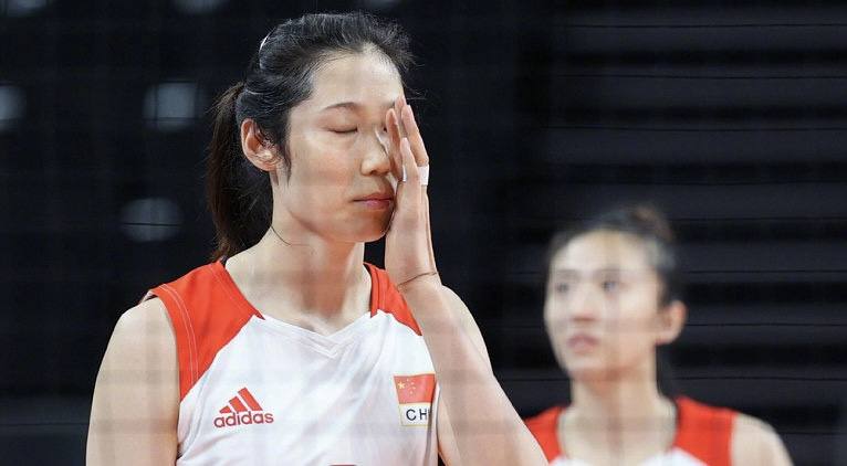 中国女排解散！结束8年执教生涯，对于郎平，你想说什么？