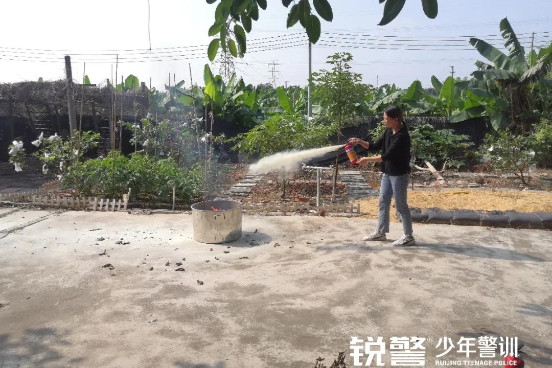 锐警少年警训：安全无小事，万顷沙镇沙尾一中心幼儿园安全活动