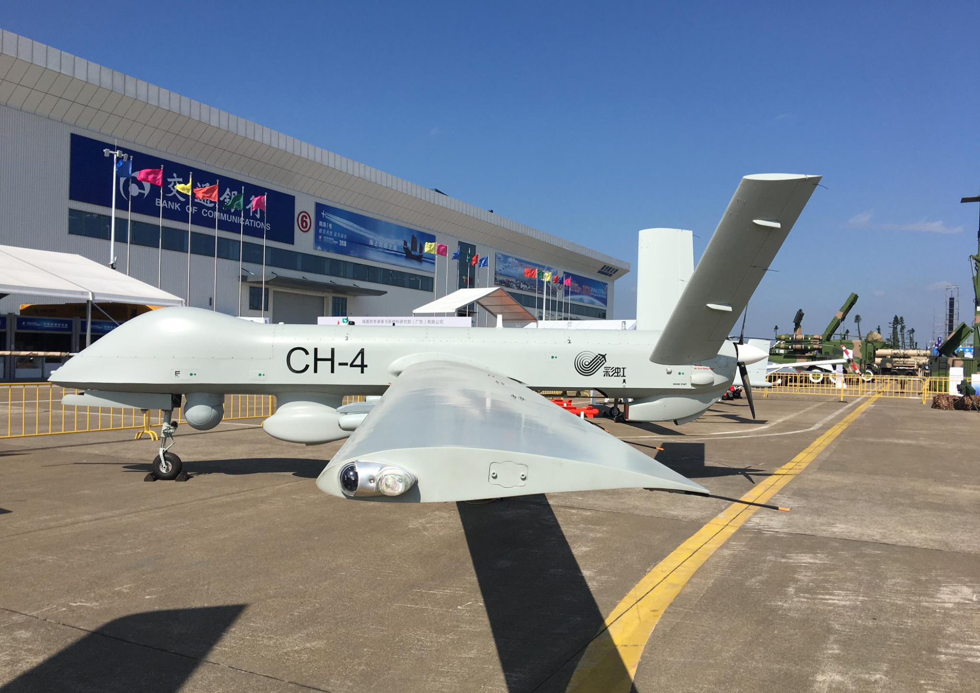 中国彩虹4堪称无人机界的AK47，翼展比“全球鹰”