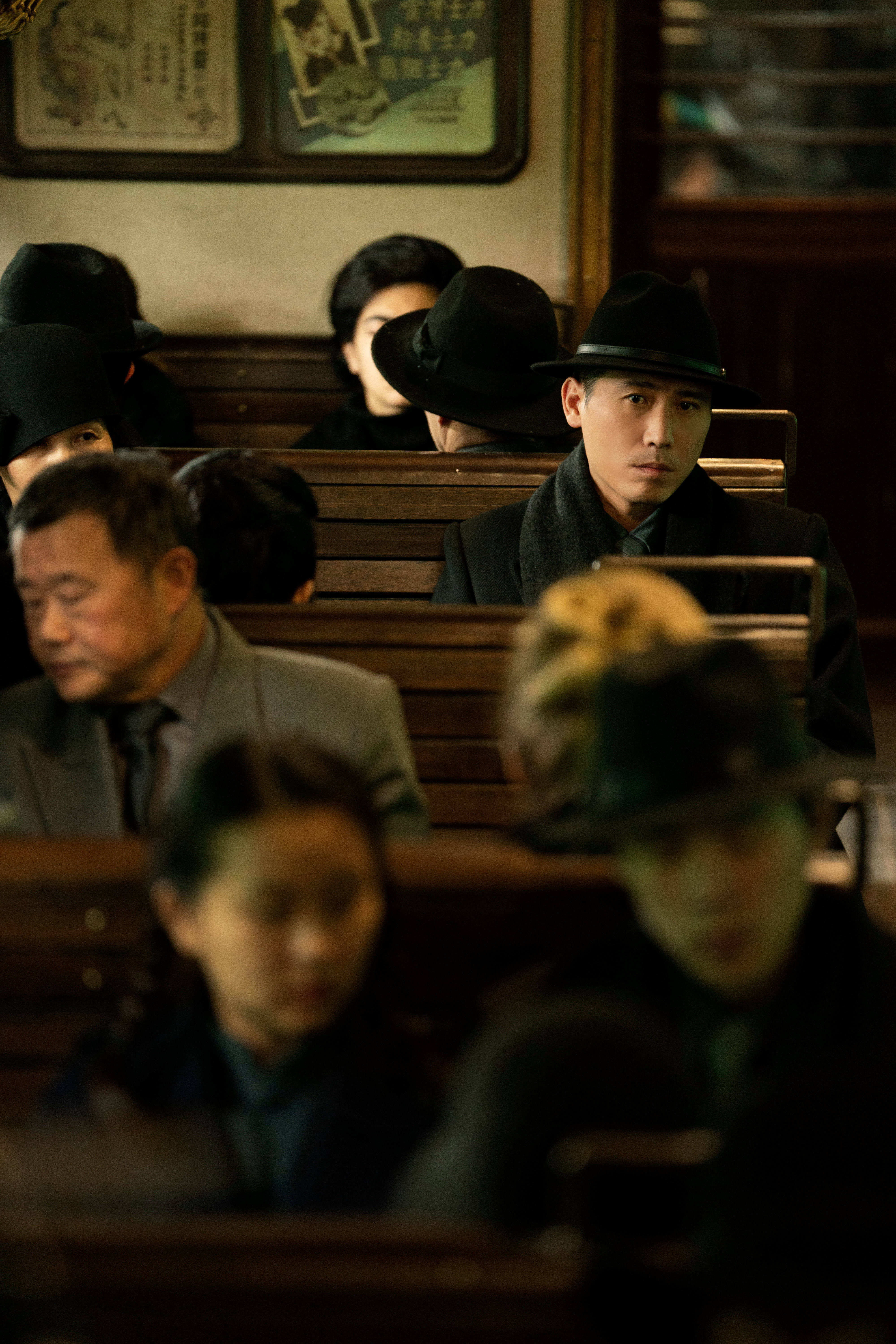 《悬崖之上》票房逼十亿 李乃文高能诠释最强反派