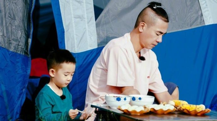 應采兒的教育被稱“虎媽教育”，妥妥的一家之主，山雞哥都不敢惹