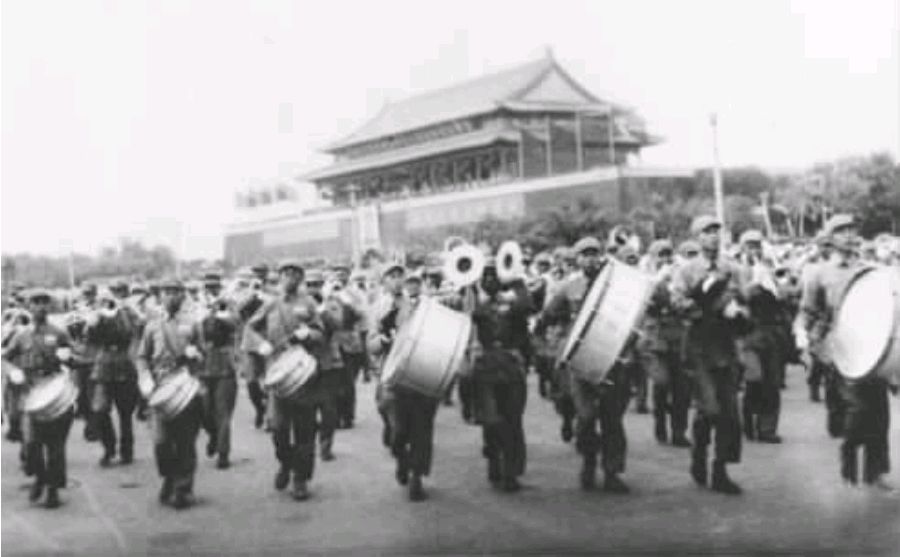 开国大典奏国歌的乐队，一半是原国民党兵和民国警察