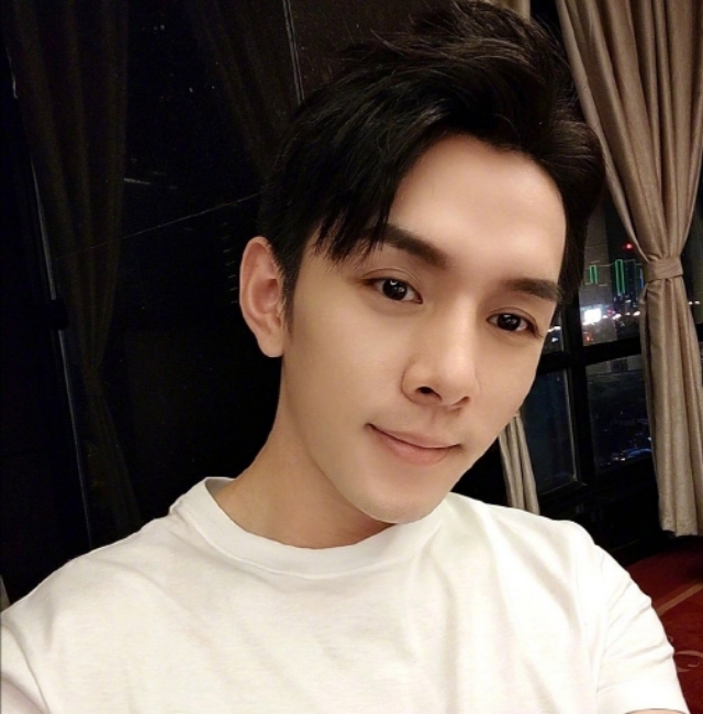 付鹏告别李佳琦选品团队 全力发展自己事业 两人互相祝福超暖心