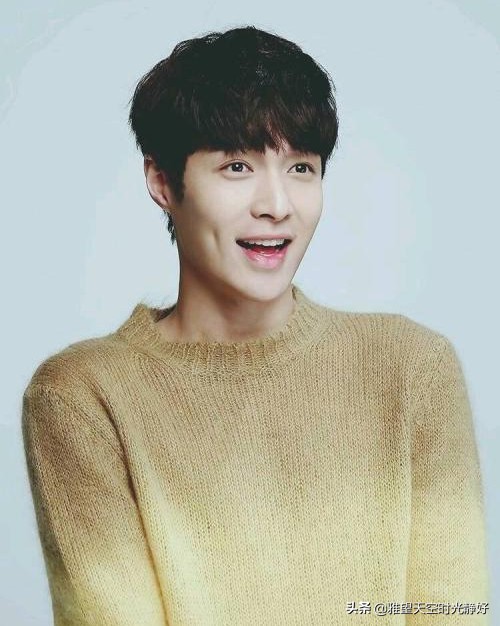 谁的笑容温暖了你的岁月，惊艳了你的时光？（男明星笑容合集）