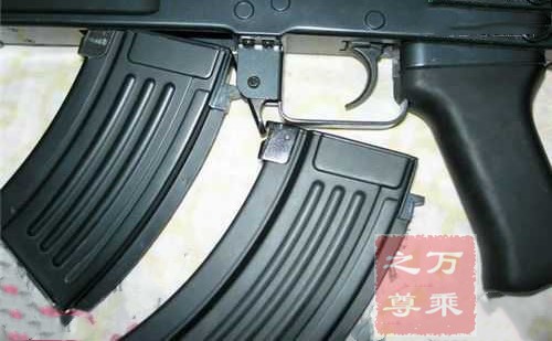 中美俄步兵標準換彈匣動作，單手換彈匣是違規(guī)動作