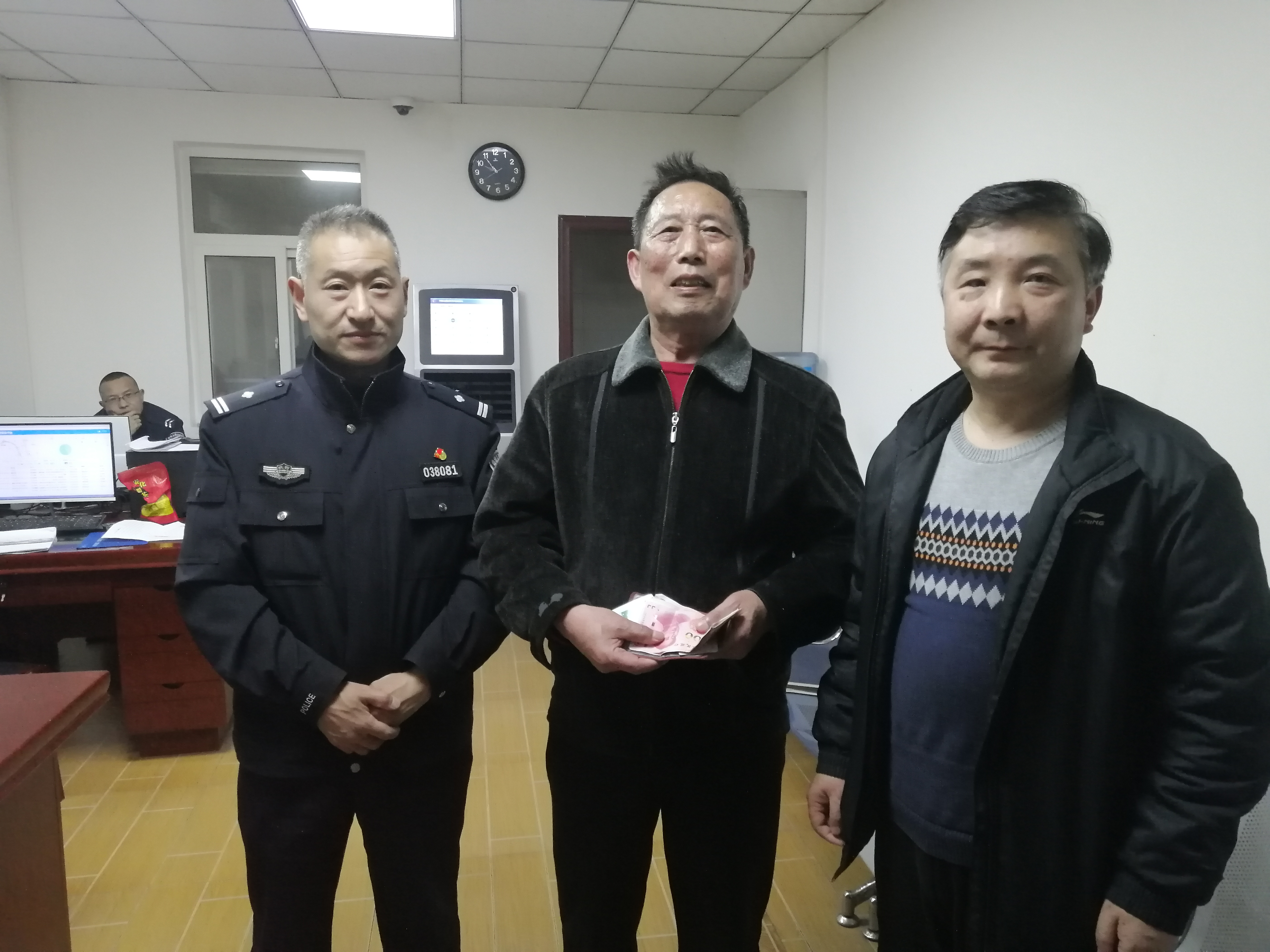 蓝田公安城关派出所：我为群众办实事侧记“日工夜学，以学促工”