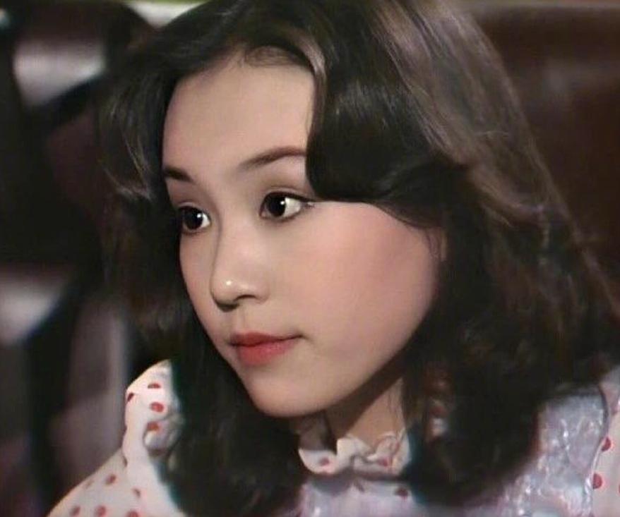 10年前丈夫意外坠楼去世，膝下无儿无女，如今刘雪华过得怎么样？