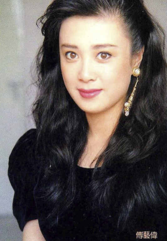 傅艺伟的毁灭史：从“最美妲己”到“阶下囚”，她经历了什么？