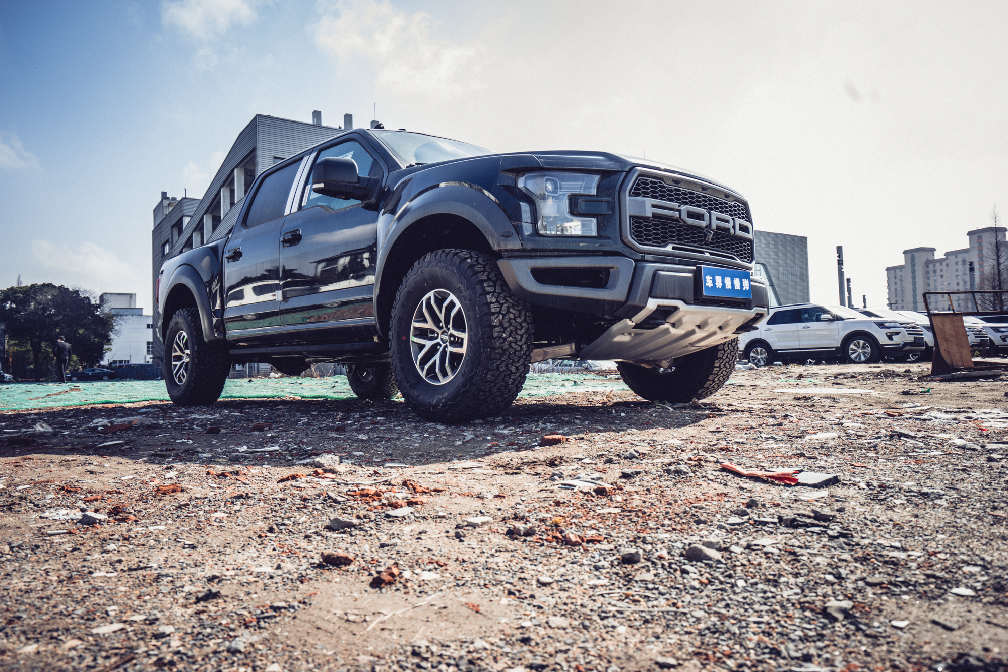 静态评测福特f-150猛禽,感受美系皮卡纯正魅力