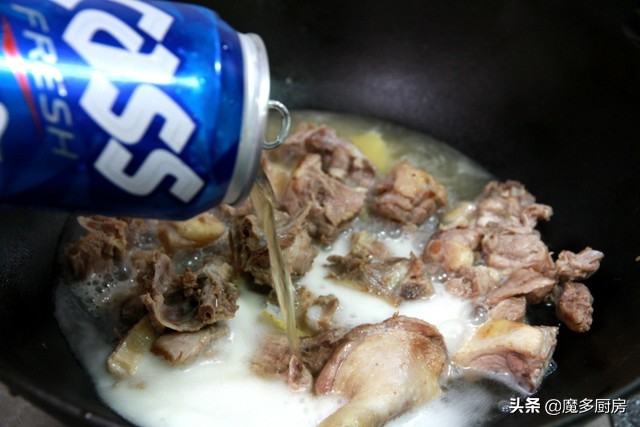Buy 2 duck legs for 9 yuan, cook a plate of beer duck, no oil and less seasoning, simple and easy to make, good nutrition