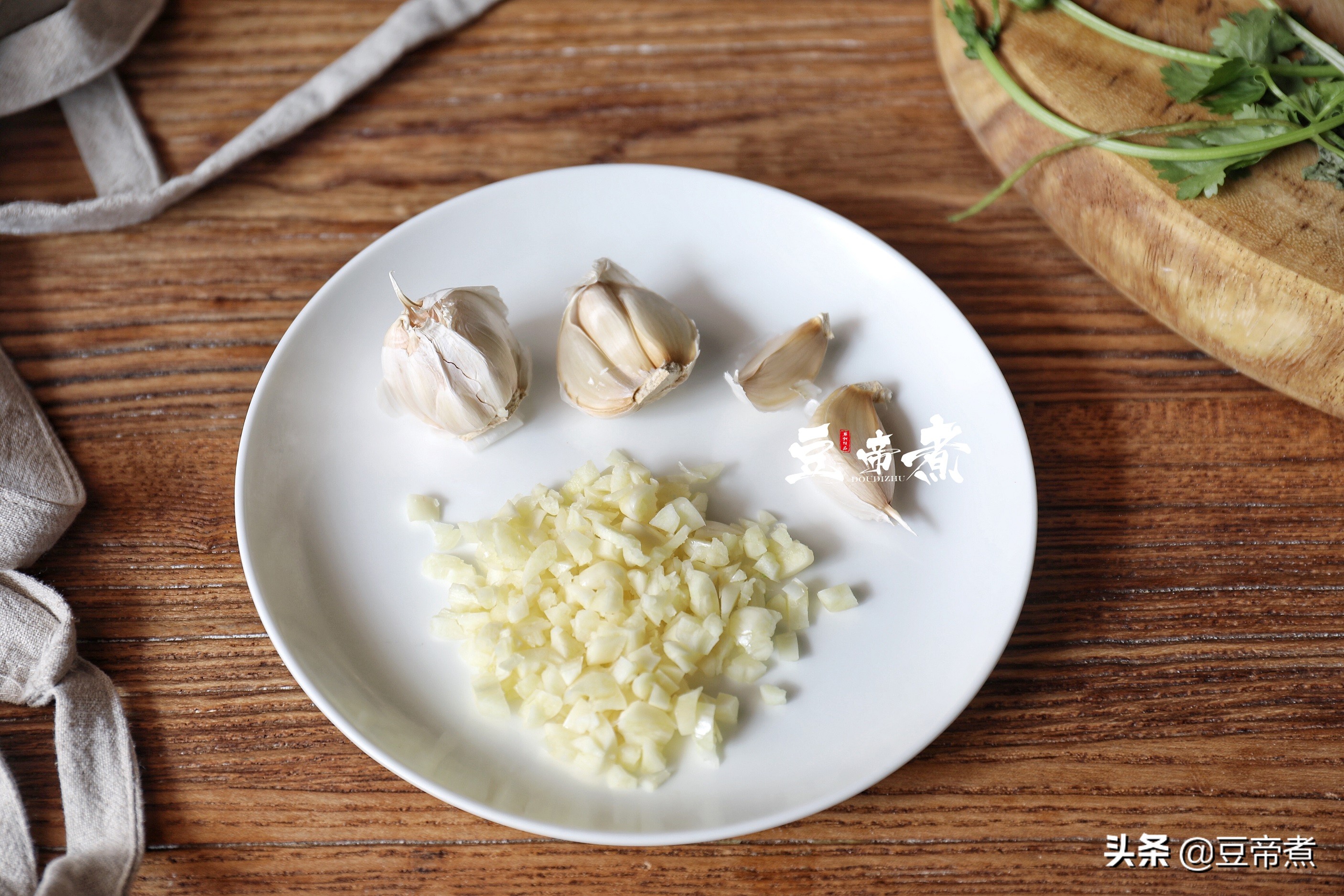 燒兒菜要想不發黑，一定要加這一步，照我這麼做比飯店的都好吃