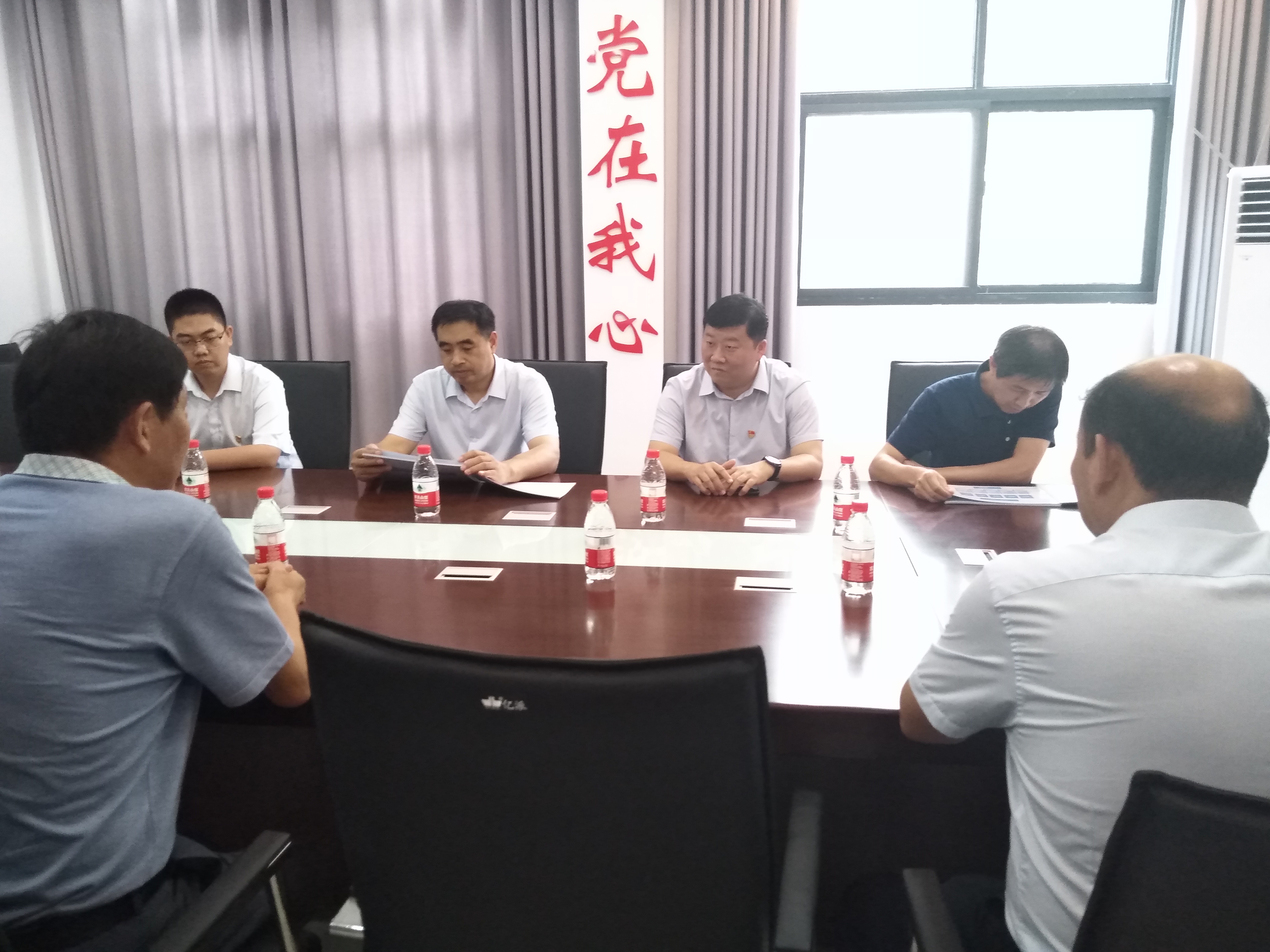 荥阳市领导王峰深入刘河镇走访调研“万人助万企”活动