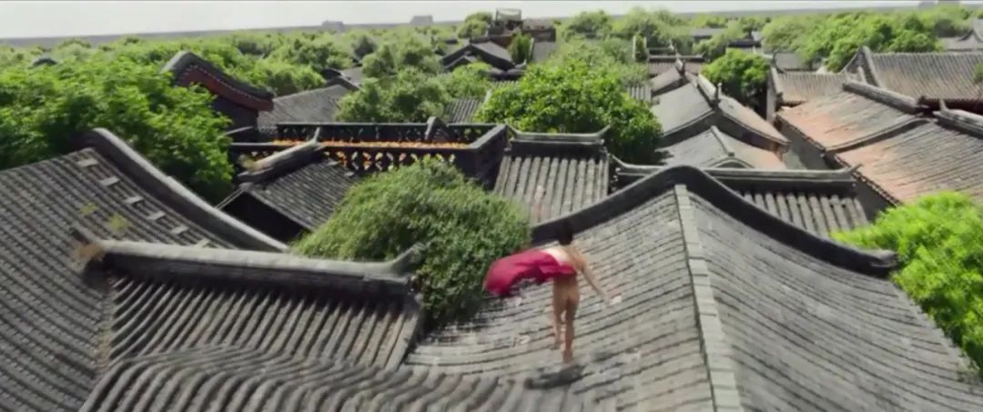 “裸露”成风，中国男明星的衣服，也该一件一