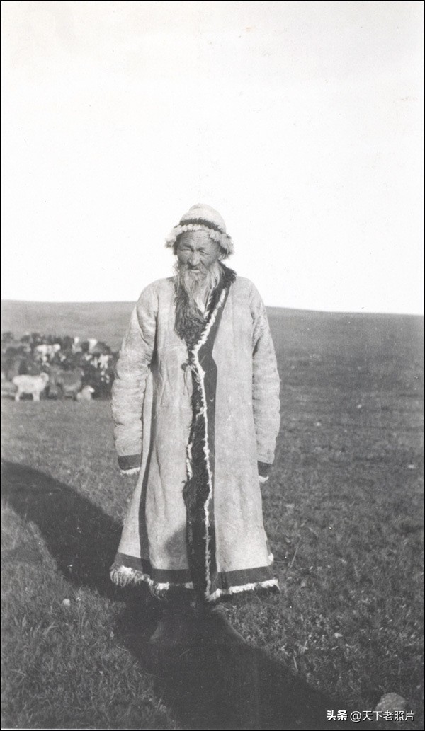 1910年清末时期的新疆伊尔克什坦山区风景