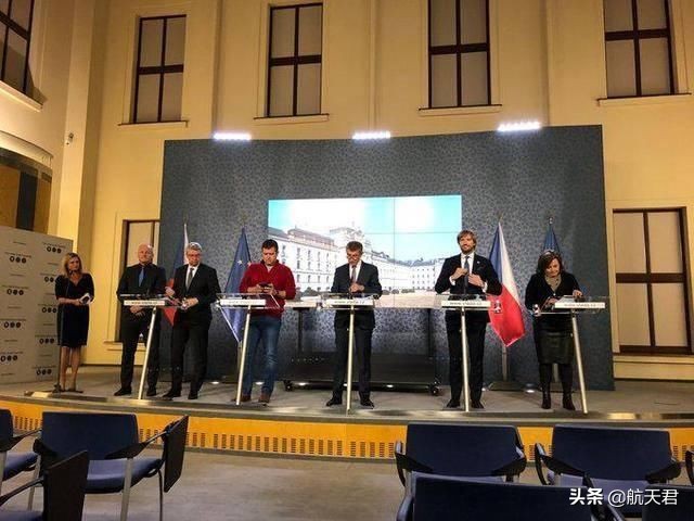 必须给予深刻教训！捷克表面讨好中国，却触碰