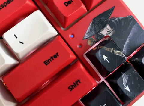 独特手感的奶油轴，很有特色的一款机械键盘，黑爵镖人定制
