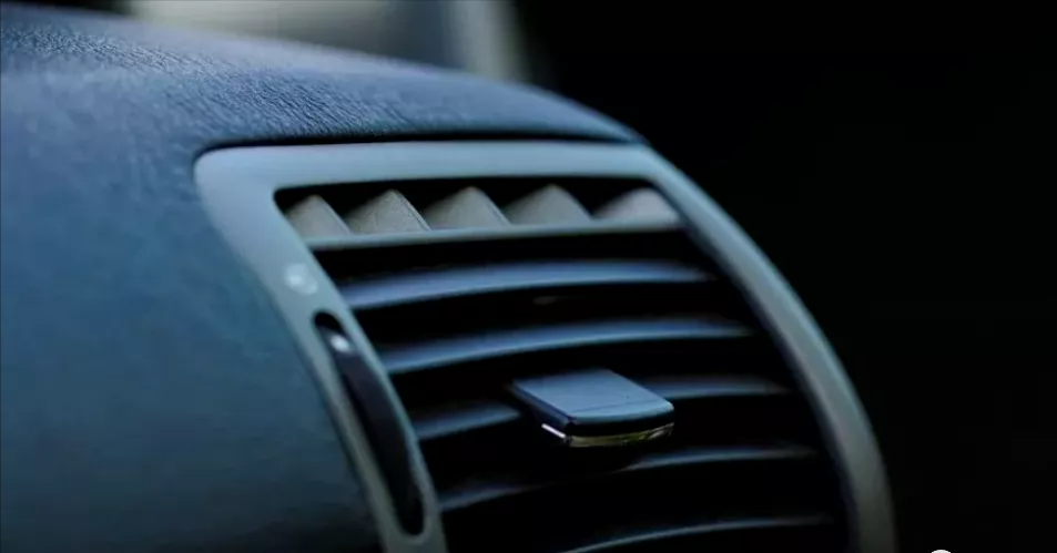 汽車空調(diào)不夠涼？老司機教你一招，讓空調(diào)制冷又快又省油