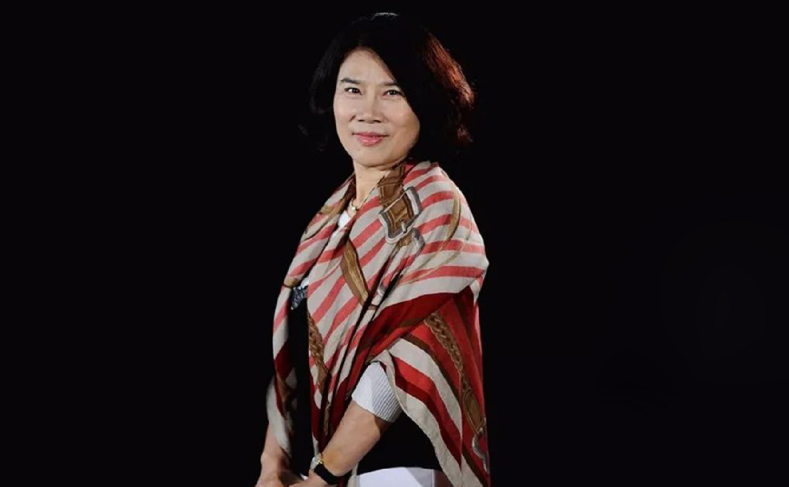董明珠“被亲哥踢出族谱”冲上热搜：人到高位，众叛亲离