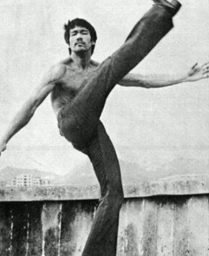 李小龙的恐怖，看了这些数据和评价，就明白泰