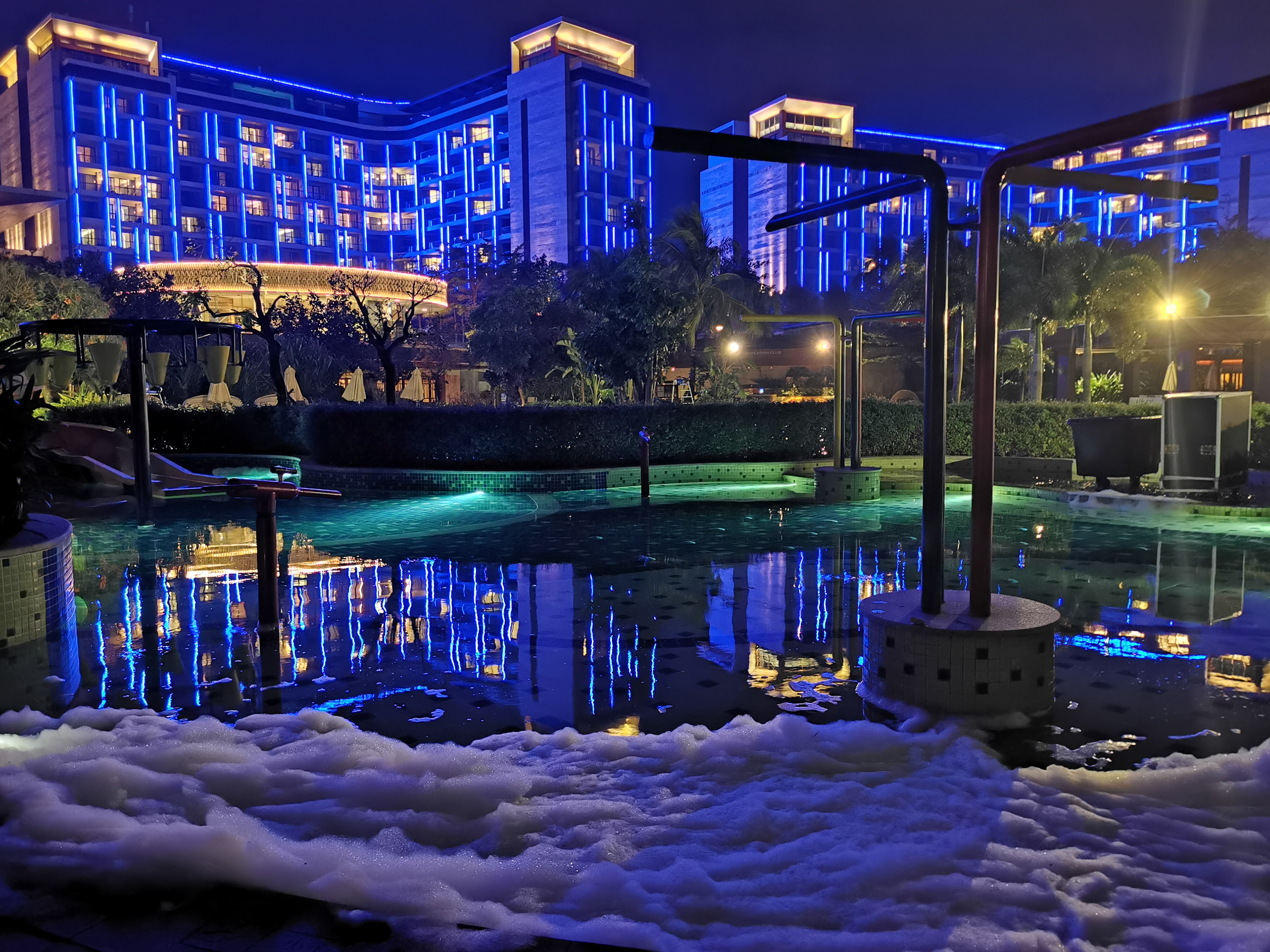 三亚旅行，海棠湾藏着的法兰西秘境，享受悠闲慢生活