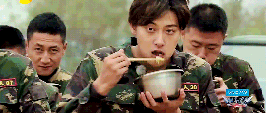 综艺中挥之不去的画面：郑爽被踹、王一博尴尬欢呼、黄子韬喷饭