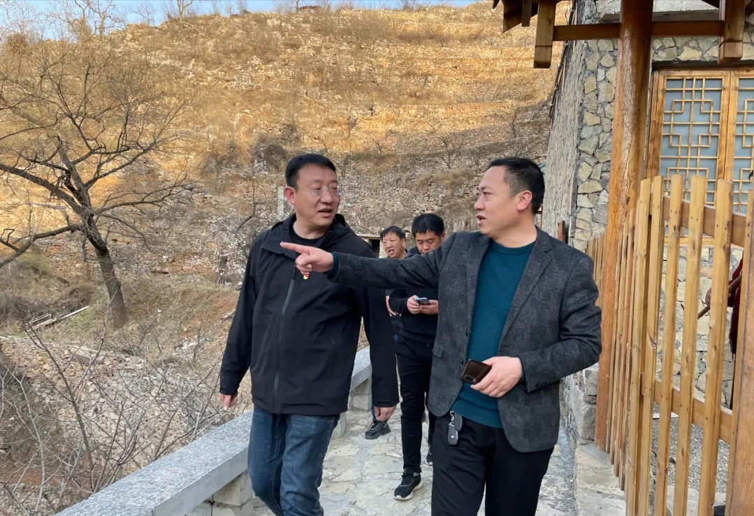 更乐镇大洼村火了！外地考察团到大洼考察乡村旅游！未来更加繁荣