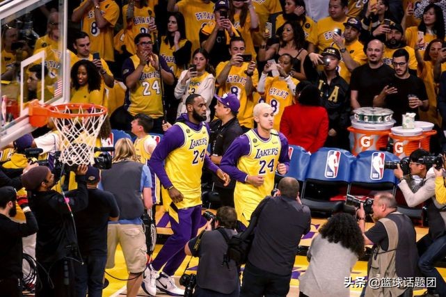 Lake person fan is excited fool the ticket that grab a ball: The spot sees kind of what of army commander of 2020 total coronals