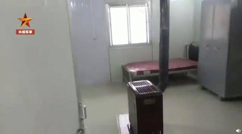 ӡ���߾�����Ӫ�ػ����ع⣬�������ž��ĶԱ����¡�