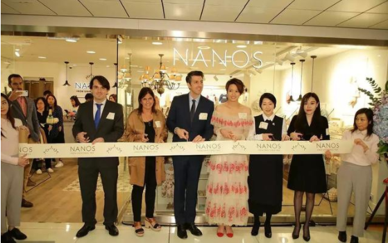 梁詠琪與混血女兒做手工，甩鄭伊健嫁打工族，老公不送豪宅送保險