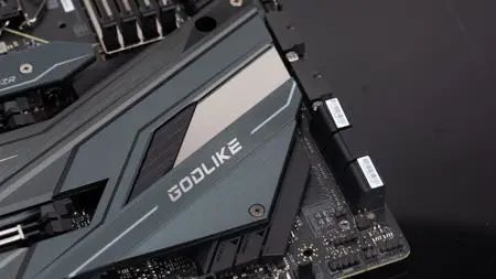 微星MEG Z490 GODLIKE主板评测：旗舰就该这样子