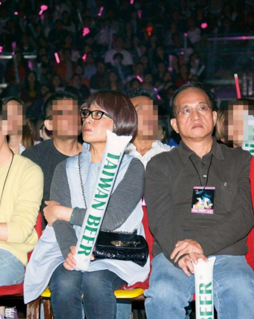 40岁蔡依林5岁混血弟弟近照首曝光！疑似其爸与泰国女子所生