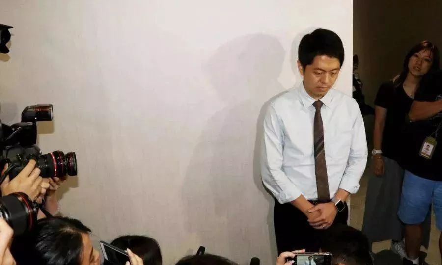 零容忍！ 香港反對派議員棄保潛逃飛往英國，尋求�保護傘�