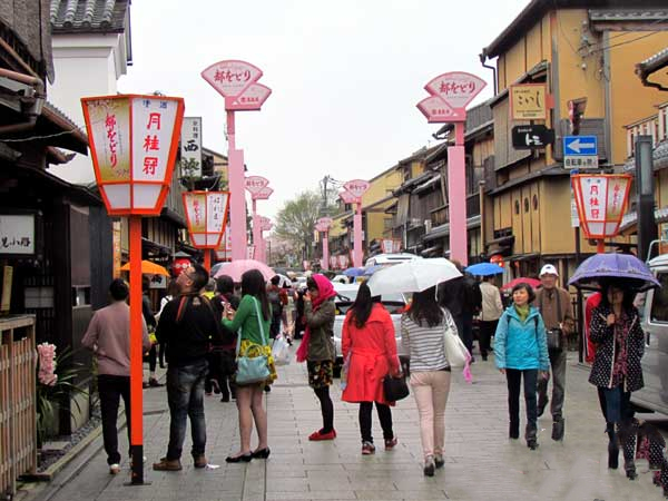 日本琦玉助威北京国安足球队亚冠赛（图）