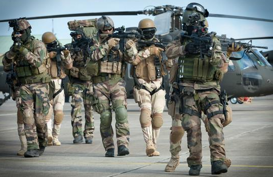 美军的另一面：训练无性别，轻则无法晋升，重则被勒令退役