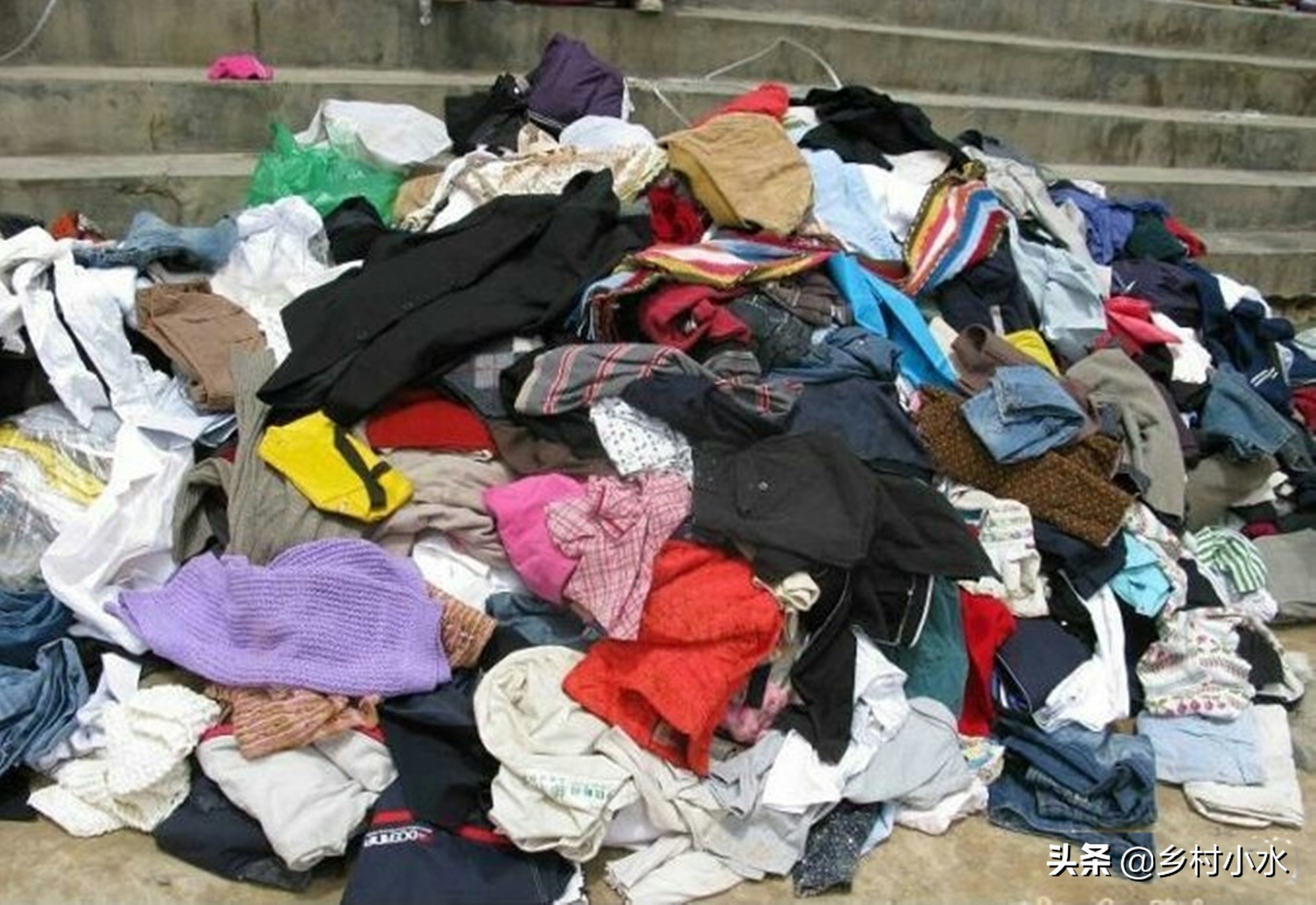 你不要的旧衣服有“多”挣钱？揭秘旧衣服回收经，有人能年赚百万